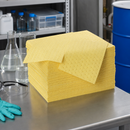 Heavy-Duty Polypropylene Chemical Absorbent Fleece Cloths, 500 x 400 mm, 115 Litre Capacity, Lint-Free, for Laboratory & Industrial Use (Pack of 100)