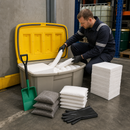 Polyethylene Emergency Spill Kit for Oil, 400 Litre Capacity, with Mats, Socks, Cushions, Gloves & Disposal Bags, Ideal for Hazardous Material Management (Pack of 250)